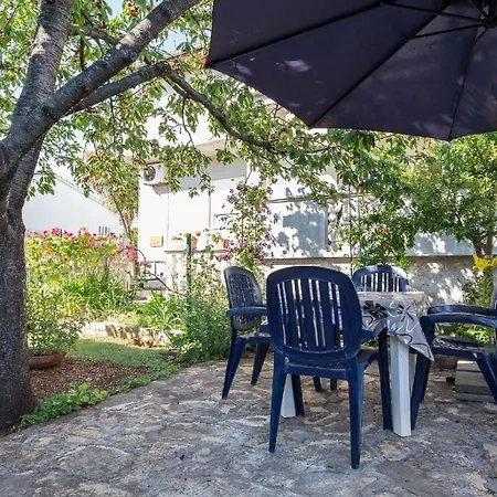 Schoenes Gaestezimmer Mit Grosser Sonnenterrasse Apartment Zadar